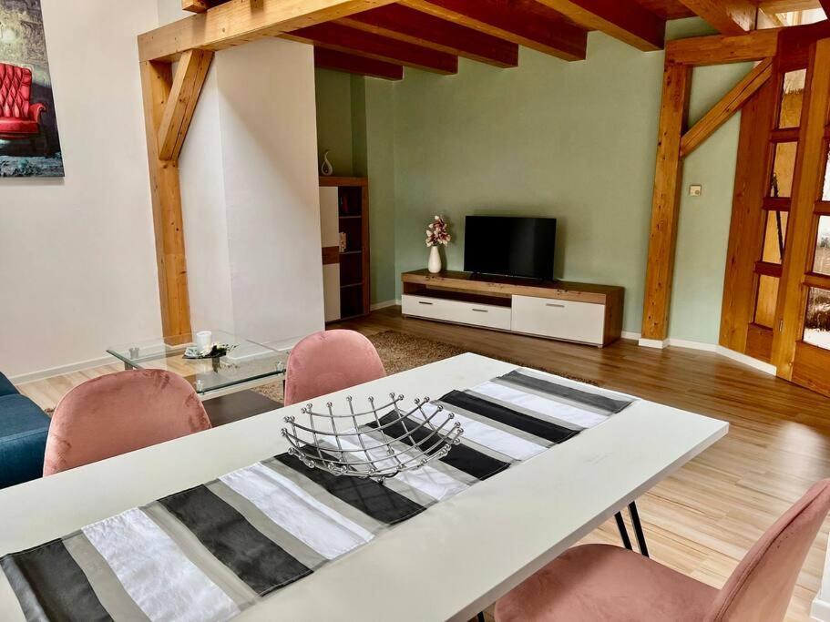 Wanderurlaub Mit Und Ohne Hund! Apartment Harra Exterior photo